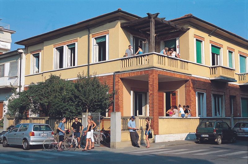 Scuola Leonardo Da Vinci Viareggio Schulhaus